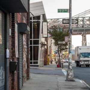 A street in Williamsburg facing the bridge